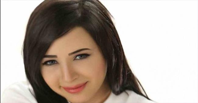 تعرف على عُمر الفانة "ساندي" الحقيقي وعدد زيجاتها