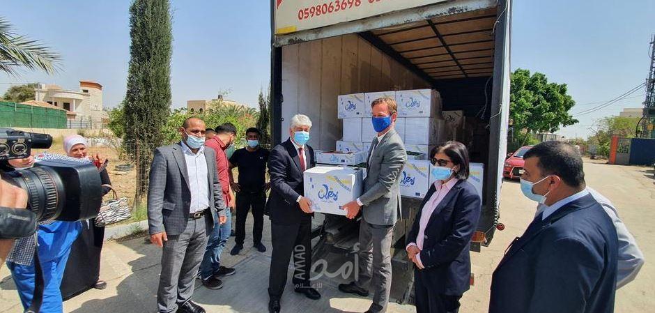 رام الله: وزارة التنمية تتسلم الطرود الغذائية الرمضانية من الاتحاد الأوروبي - صور