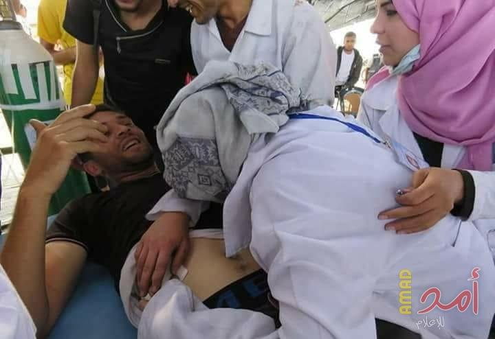 طبيبة تقدم الإسعافات لمصاب شرق غزة فتتفاجأ بأنه زوجها (صور)