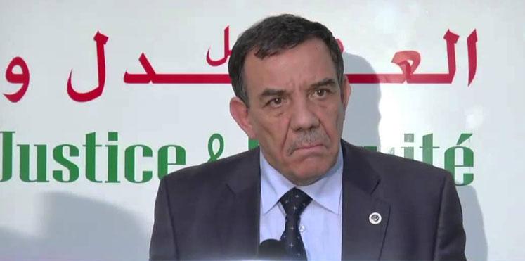 مرشح سابق للرئاسة الجزائرية يدخل في إضراب عن الطعام