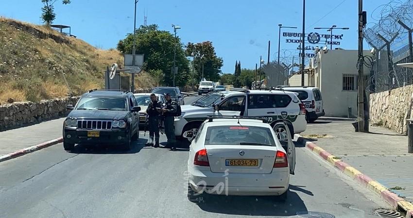 قوات الاحتلال تتسبب بأزمة مرورية خانقة على المدخل الشمالي للبيرة