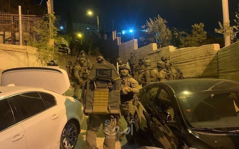 بلدية الاحتلال يهدم جدرانا استنادية في جبل المكبر