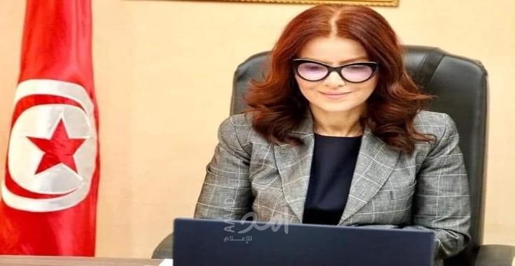 الرئيس التونسي يعفي وزيرة الشباب والرياضة بالإنابة سهام العيادي من منصبها