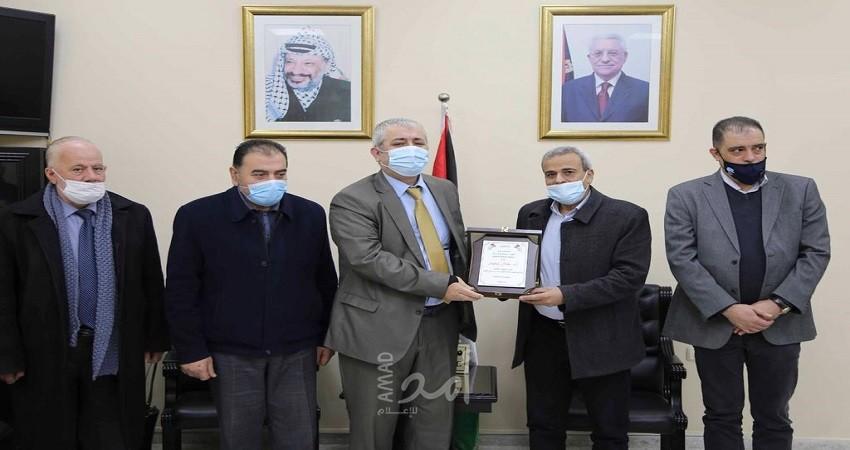 قلقيلية: تكريم باحثين من المحافظة فازا ضمن قائمة أفضل 2% من باحثي العالم