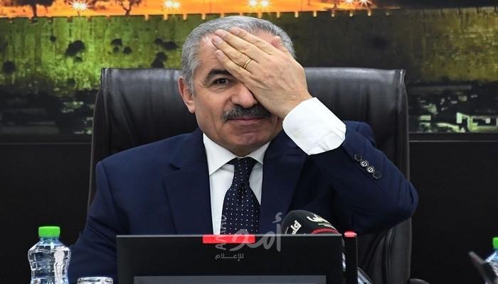 مقلدًا المتضامنين.. أشتية: أرادوا إطفاء عين معاذ اليسرى فإن عيوننا جميعا عين له