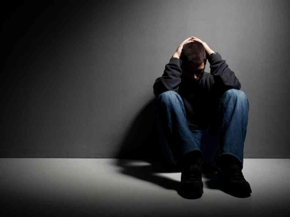 "كوفيد-19" يمكن أن يسبب حالة نادرة للرجال قد تسفر عن الإصابة بالعقم