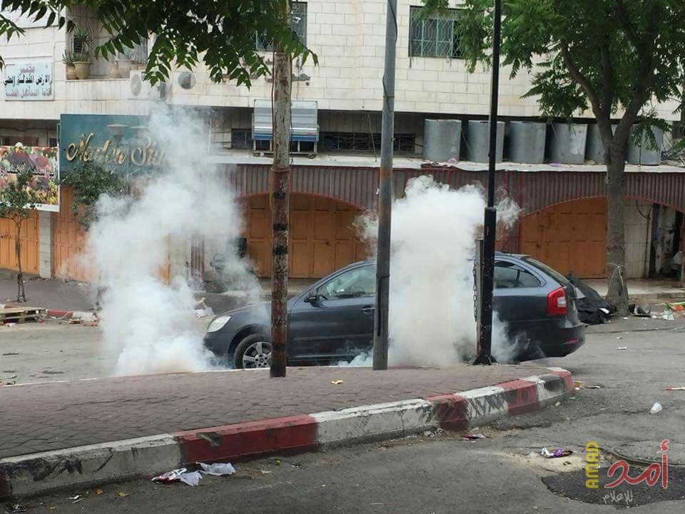 اندلاع مواجهات بين طلبة المدارس وقوات الاحتلال بالخليل
