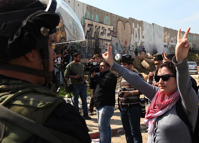 بيان صادر عن شبكة المنظمات الاهلية الفلسطينية بمناسبة اليوم العالمي للمرأة