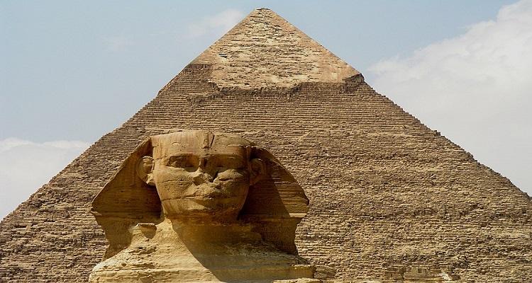 اكتشاف تجويف بحجم طائرة في هرم خوفو