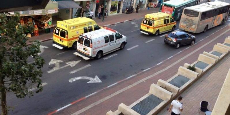 محدث - مصدر: إصابة 3 اسرائيليين جراح أحدهم خطيرة في عملية طعن بتل أبيب - المنفذ من الخليل ( فيديو)