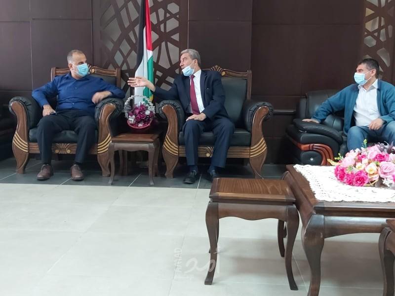 "عميد المعاهد الأزهرية "يتسلم شهادات الثانوية الأزهرية من مشيخة الأزهر الشريف
