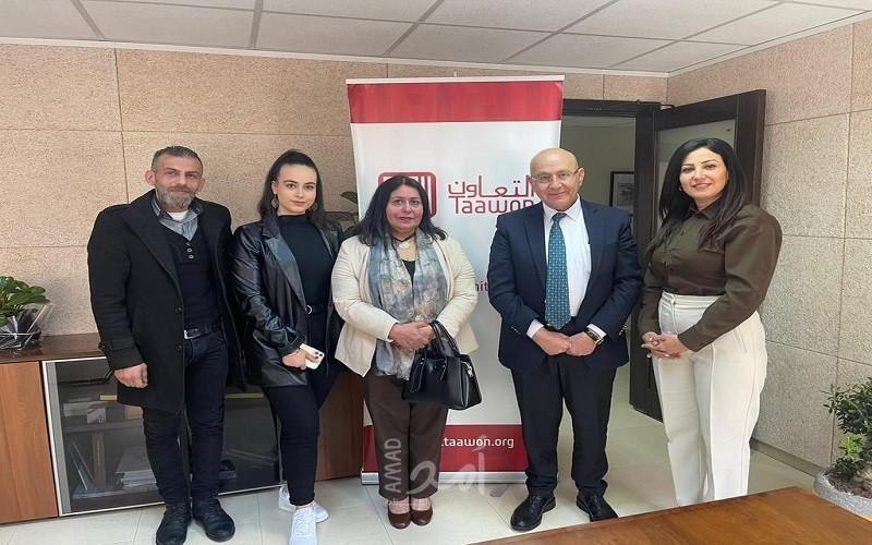 وفد من النضال الشعبي يلتقي مؤسسة التعاون ويبحثان تنفيذ البرامج لصالح نساء القدس