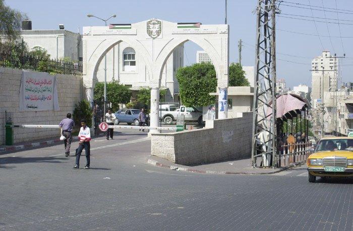 ‫بلدية غزة تبدأ بضخ مياه محلاه في مناطق غرب المدينة