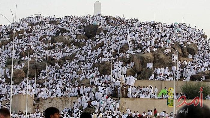 بعد ليلة ماطرة في منى.. الحجاج يصعدون إلى عرفات