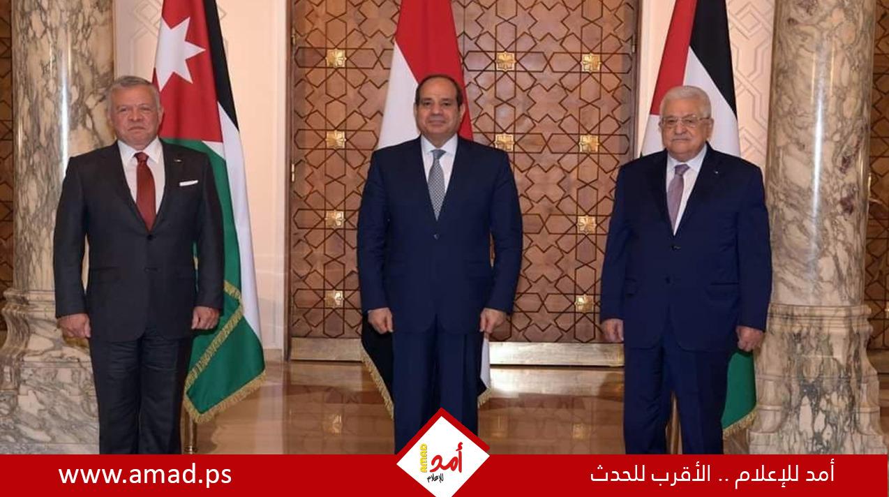 الرئيس عباس يصل مصر للمشاركة في قمة ثلاثية