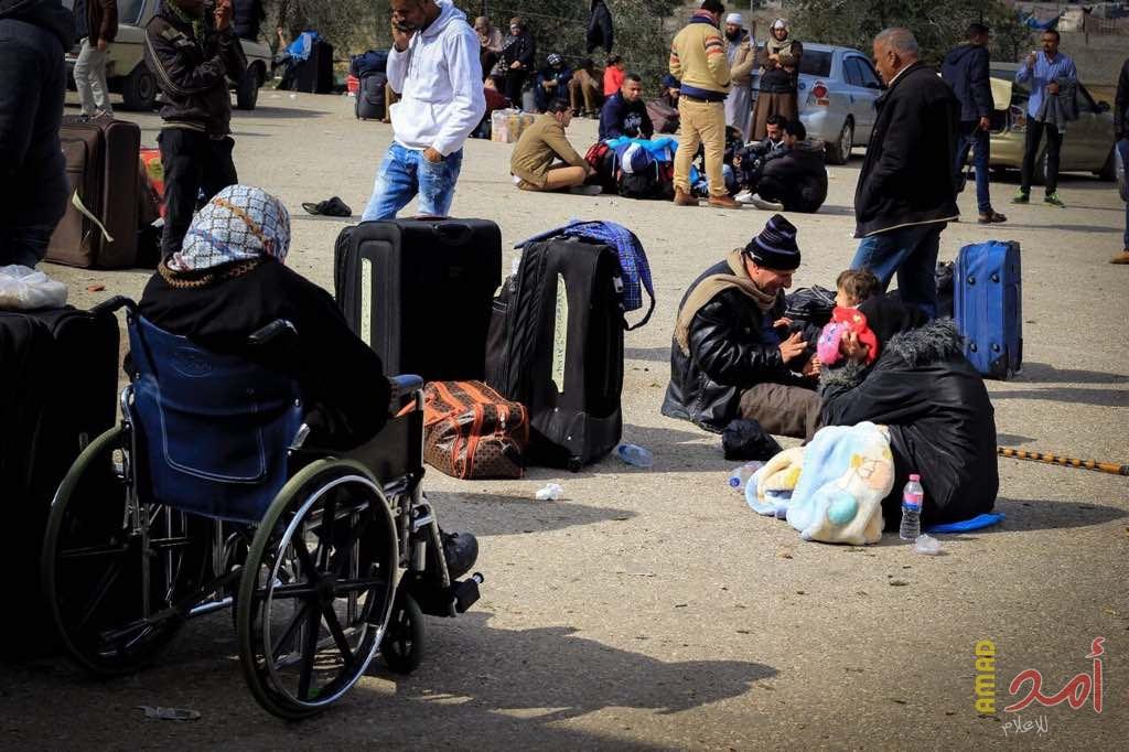 عودة العالقين في مطار القاهرة الى غزة فجرا