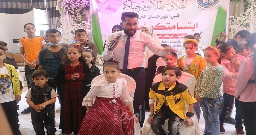 غزة: أطفال مرض التليف الكيسي يناشدون الرئيس عباس المساعدة في علاجهم
