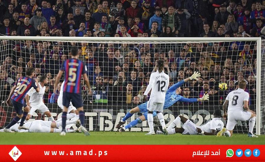 برشلونة يقهر  ريال مديد ويحلق بعيدا في صدارة الدوري الاسباني - فيديو