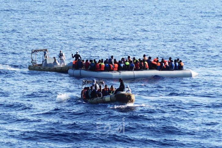 البحرية الليبية تعلن إنقاذ أكثر من 400 مهاجر