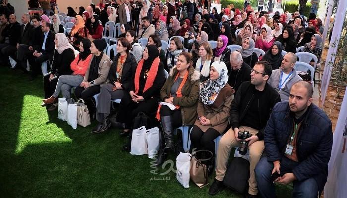 غزة: شبكة وصال تختتم فعاليات حملة 16 يوم بعرض منتجات مشروع التوعية بالنوع الاجتماعي