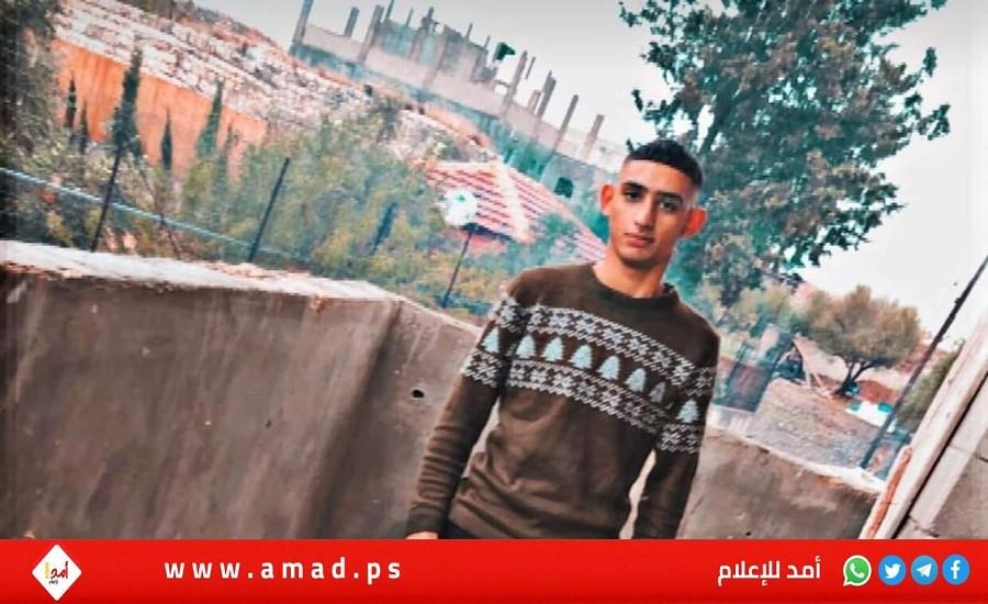 رام الله: قوات الاحتلال تعتدي على المشاركين بجنازة الشهيد "عودة محمد عودة"- فيديو