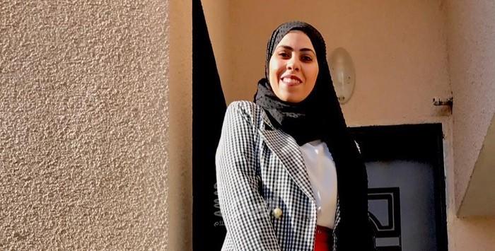 نابلس: الصحفية رؤى الكرمي تدعو من خالطتهم إلتزام المنازل