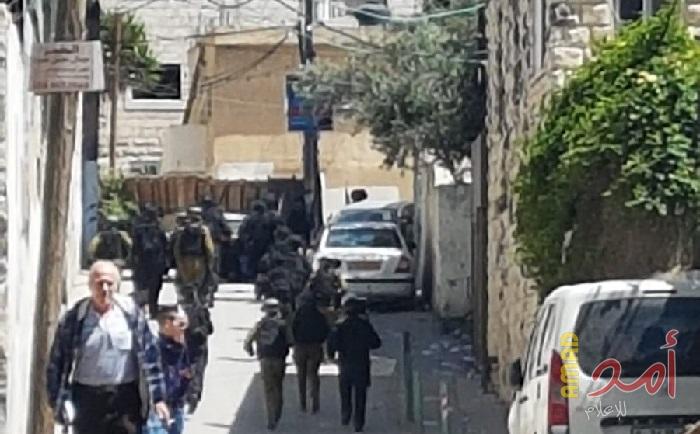 بالفيديو.. اقتحام مخيم شعفاط بالقدس