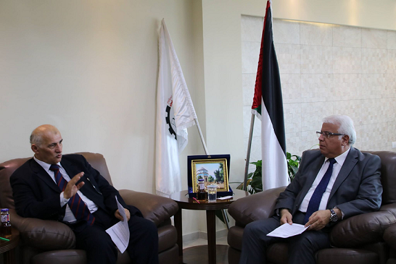 جامعة بوليتكنك فلسطين تستقبل رئيس وأعضاء الجمعية الفلسطينية لمكافحة التدخين