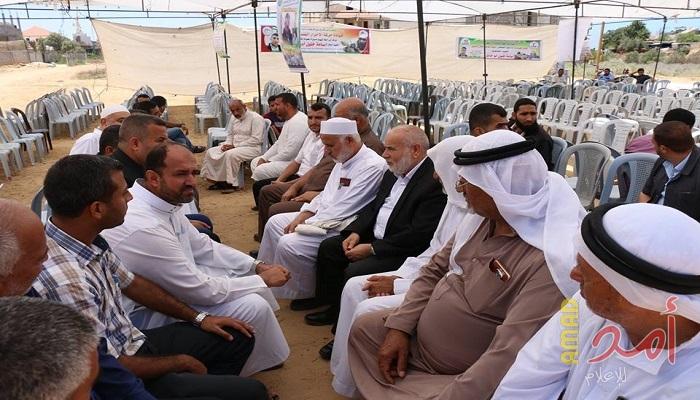 وفد برلماني برئاسة د. بحر يقدم واجب العزاء بشهيدين من محافظة خان يونس