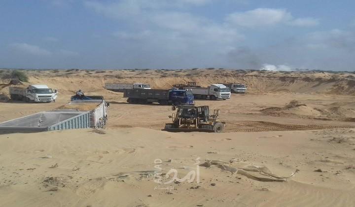 اقتصاد حماس: توفير 116 شاحنة رمال لإنجاز أعمال البناء والتشييد