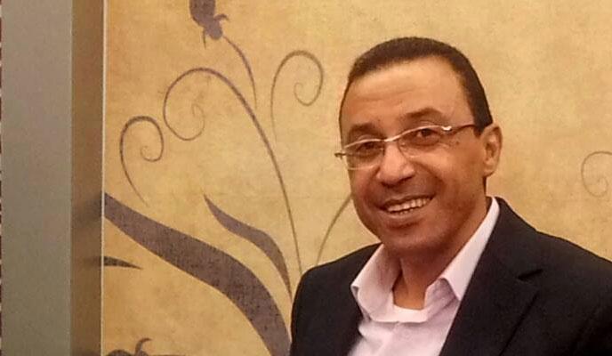 كاتب صحفي يطالب بإشهار الذمم المالية للمسئولين