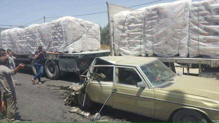 خانيونس: إصابة سيدة بحادث سير بين مقطورة وسيارة مرسيدس في شارع صلاح الدين