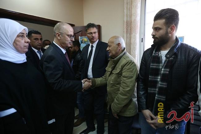 الحمد الله يقدم واجب العزاء بالشهيد حمدان العارضة