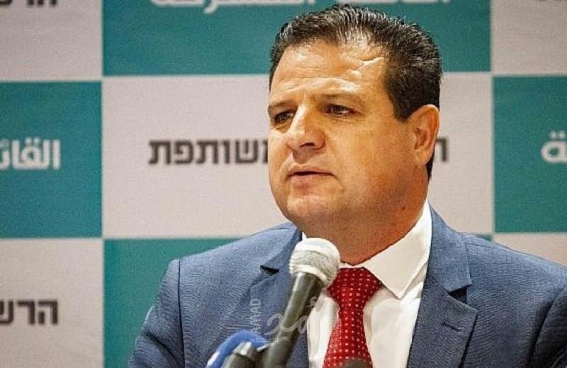 عودة غامزًا من موافقة عباس: مساعدة دولة الاحتلال بعقلية المقايضة
