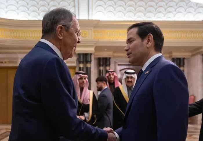 لافروف أبلغ روبيو بدء القوات الروسية شن ضربات على كييف