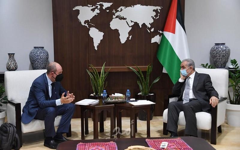 اشتية يبحث مع المبعوث الأمريكي هادي عمرو إعمار غزة وتعزيز العلاقات الثنائية
