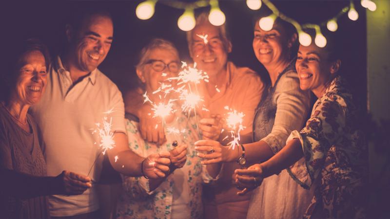 إتيكيت التعامل في حفلة رأس السنة.. اصنعي ذكريات جميلة