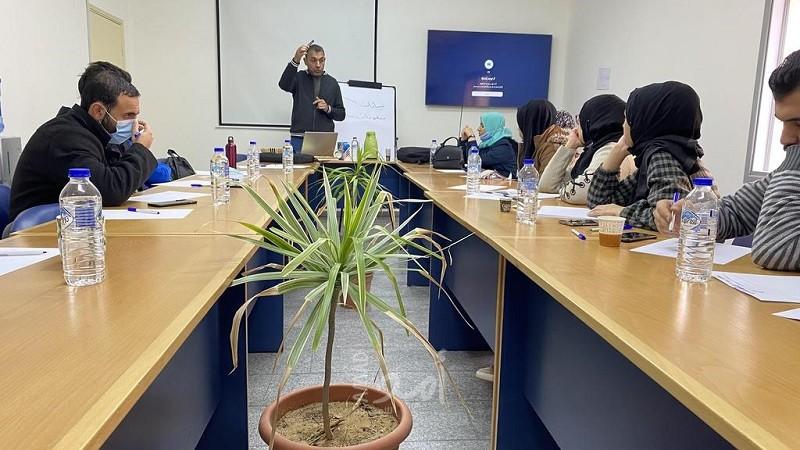 غزة: "فلسطينيات" تنظم جلسة حول مهارات البحث العلمي