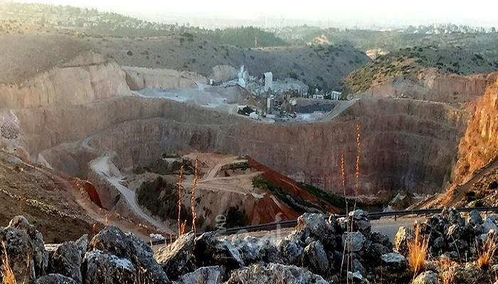 الكشف عن شركة ألمانية تستثمر بمقلع حجارة ضخم لمصلحة الاستيطان غرب سلفيت