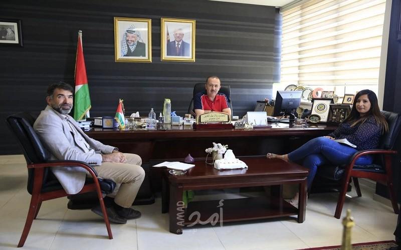 المدرسة الوطنية الفلسطينية للإدارة تبحث مجالات التعاون مع مبادرة سيباد و"جايكا"