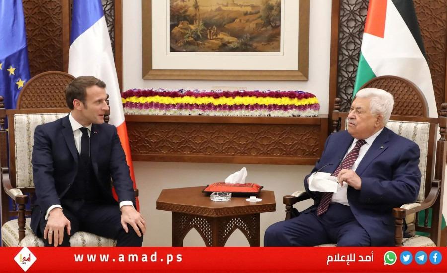 تقرير عبري: غضب فتحاوي كبير من محاولة ماكرون بحث خليفة لـ "عباس"