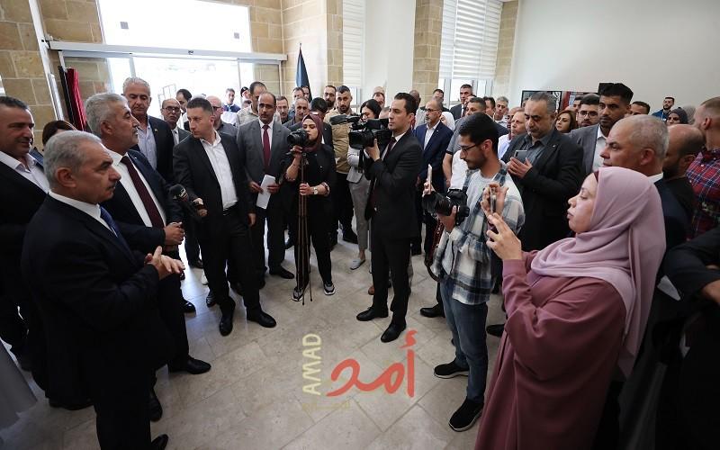 اشتية: العدوان على مقدساتنا يجب أن يتوقف وإسرائيل ضربت بعرض الحائط كافة قرارات الأمم المتحدة