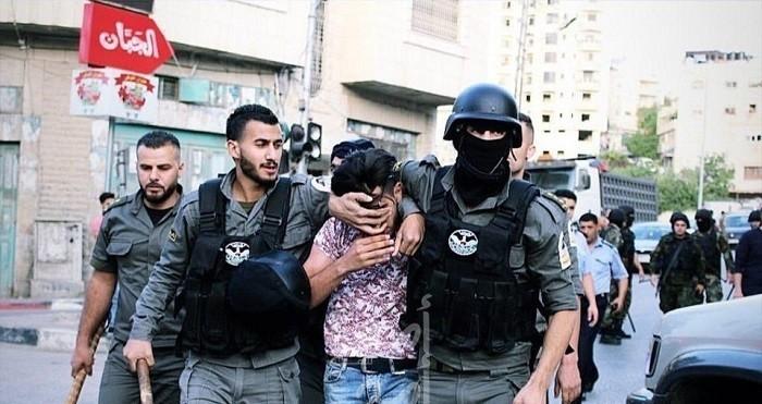 قناة عبرية: أمن السلطة اعتقل (3) شبان من نابلس خططوا لتنفيذ عمليات ضد الجيش الإسرائيلي