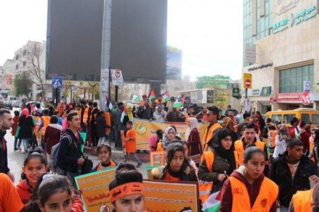 "المبادرة" و"بادر" تنظمان جولة قاطع عدوك تحت شعار "الانتفاضة مستمرة"