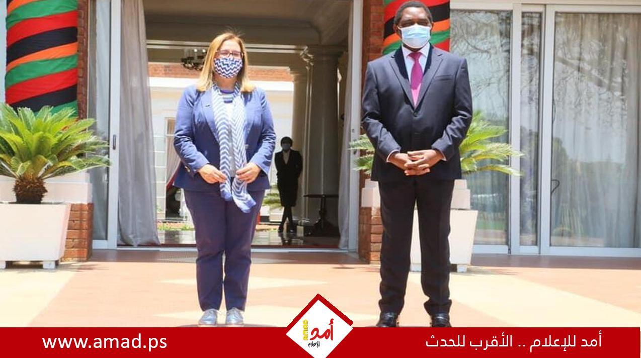 سفيرة إسرائيلية تتعرض للسرقة علنا أمام حراسها في زامبيا