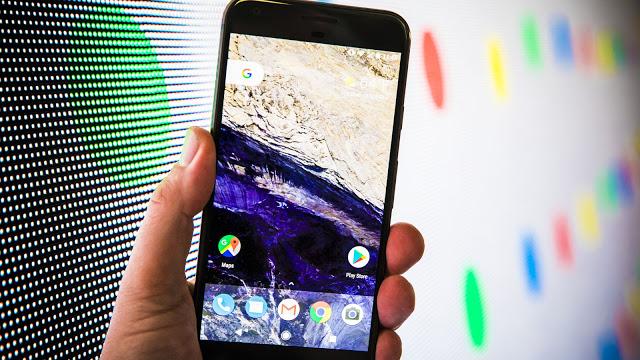 غوغل تعيد ثمن هاتف Pixel لبعض المستخدمين بسبب مشاكل في الصوت