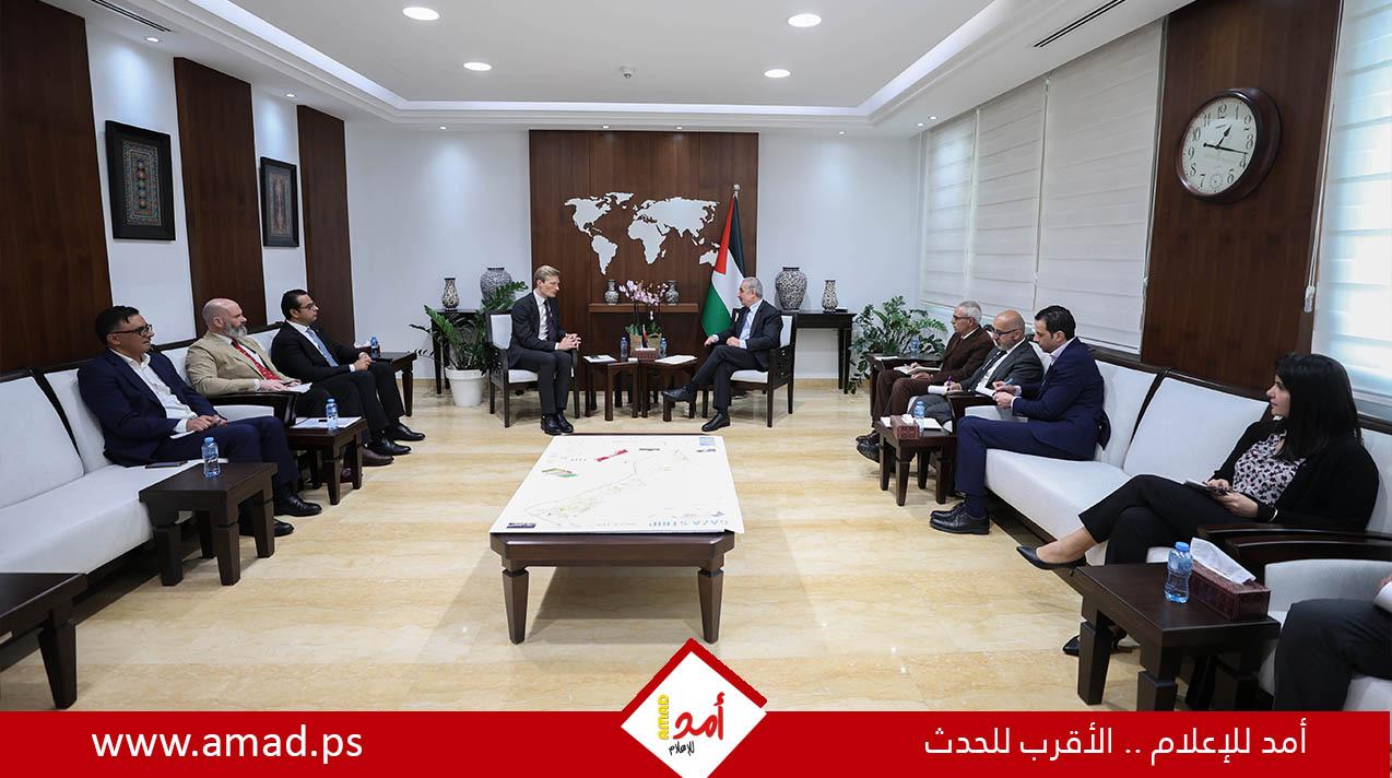 اشتية: المطلوب من إسرائيل السماح بنقل المساعدات من الضفة لتسهيل وصولها إلى شمال غزة