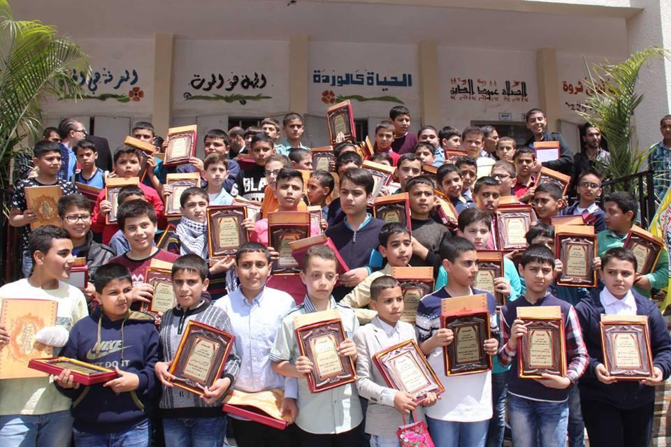 قلقيلية : مدرسة ذكور الصدّيق وبالتعاون مع الشبيبة الطلابية تكرّم متفوقيها