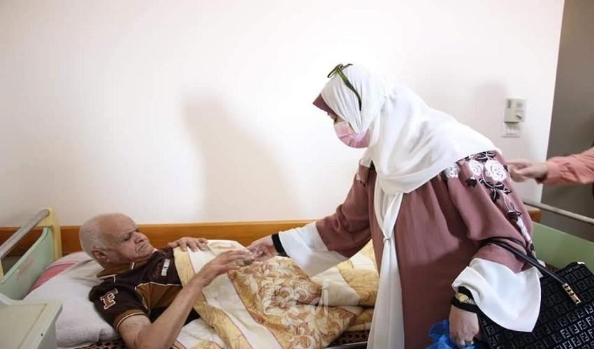 غزة: الشخصيات المستقلة تزور مركز الوفاء للمسنين