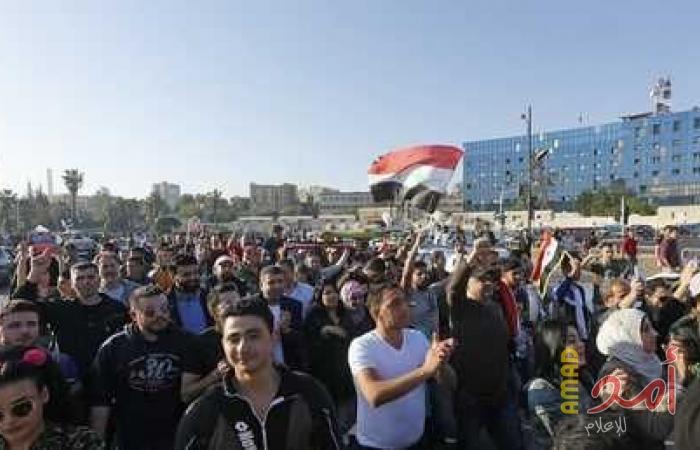 مسيرات بساحة الأمويين وسط دمشق تنديدا بالعدوان الثلاثي على سوريا